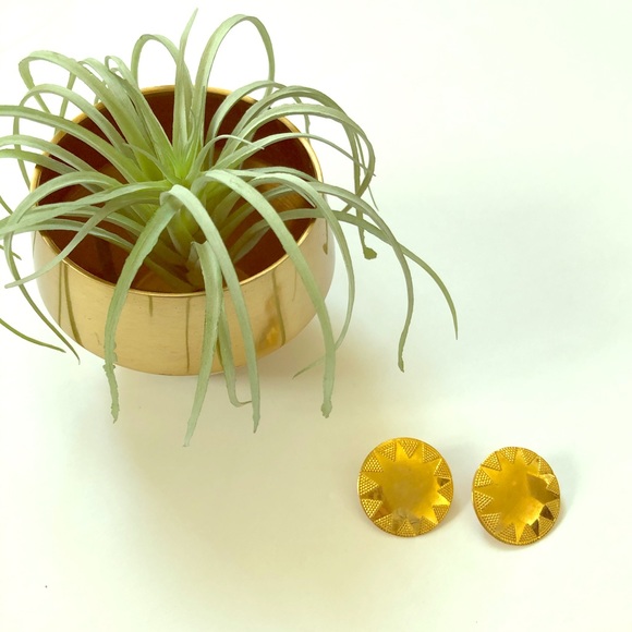 Vintage Gold Starburst Post Earrings - Picture 3 of 4